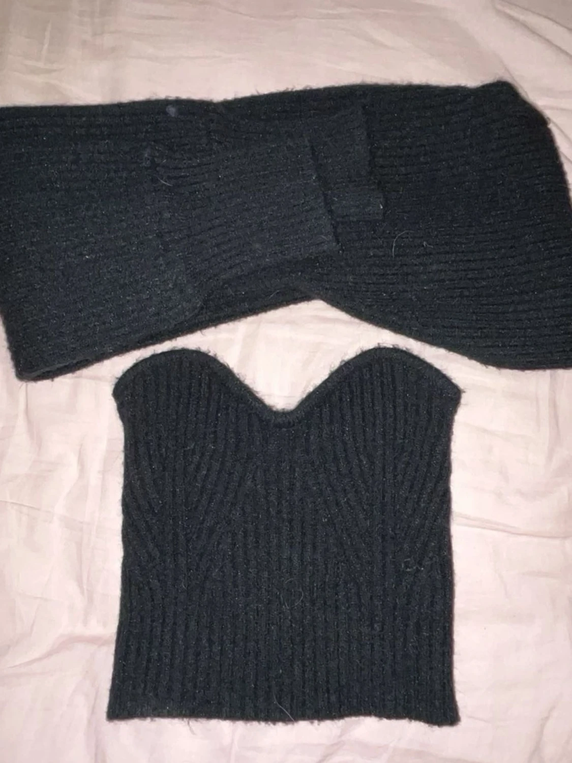 Svart ribbad stickad tubtopp med kofta 