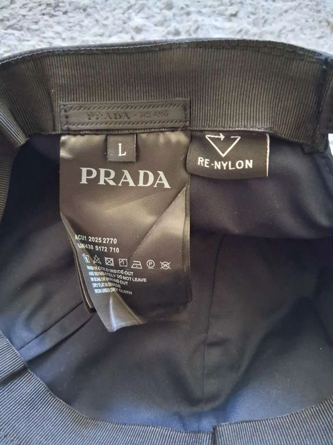 Svart bucket hat från Prada - 1