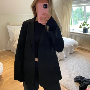 Kavaj - Kavaj/blazer från h&m. Fint skick💕