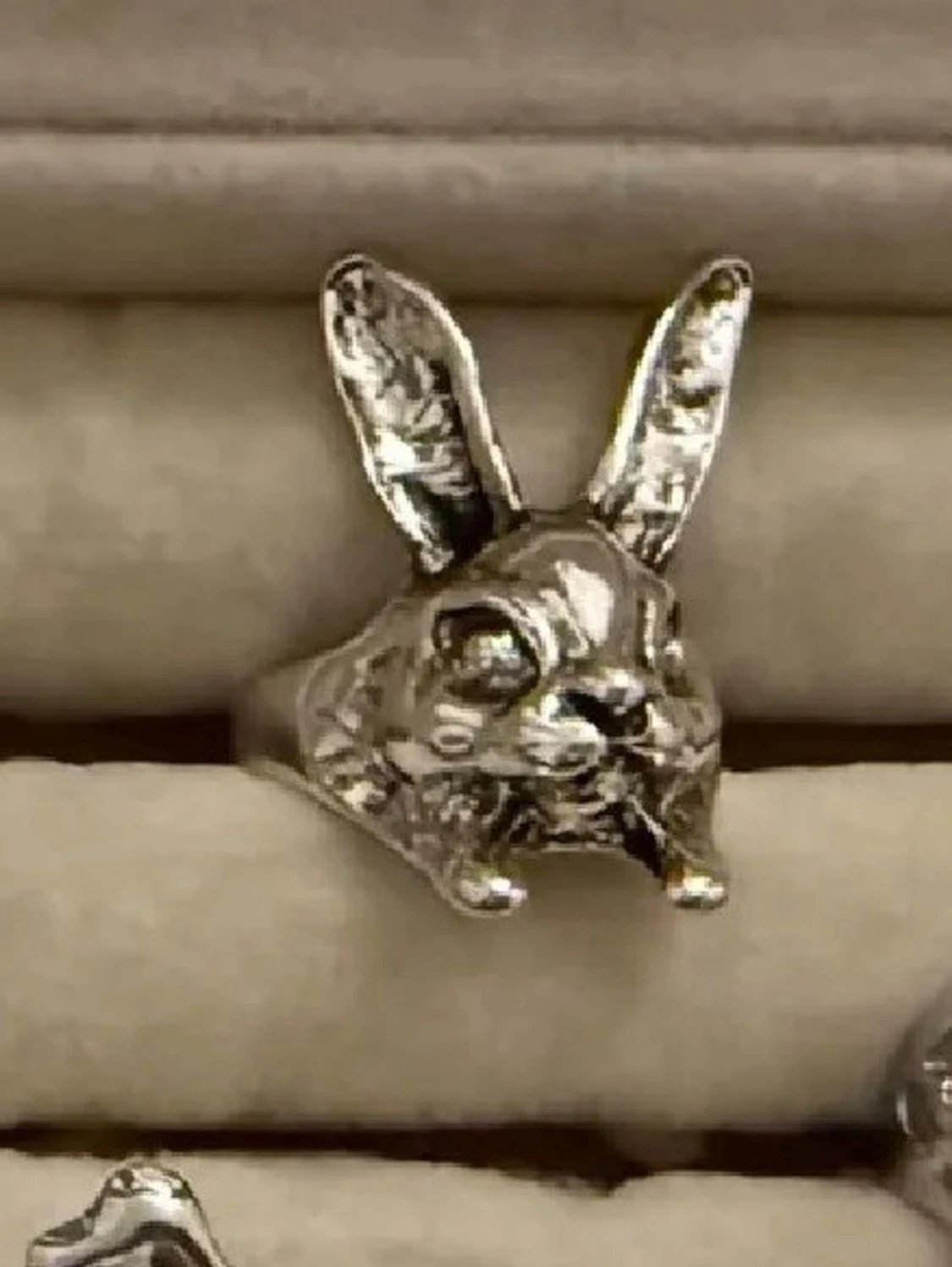 Alla som köper minst 2 ringar får en extra ring på köpet. - 3