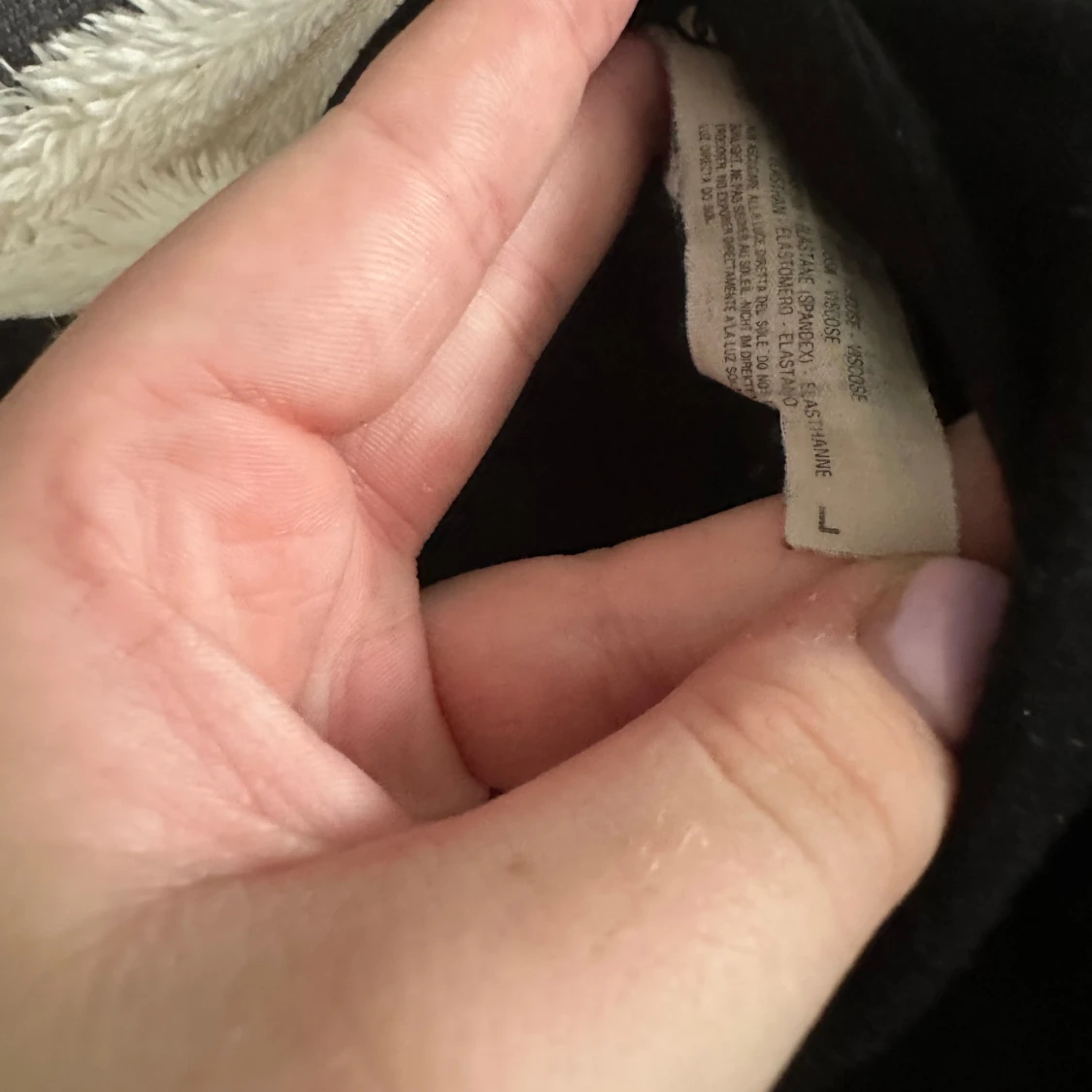 Svart v-ringad långärmad tröja  - 2