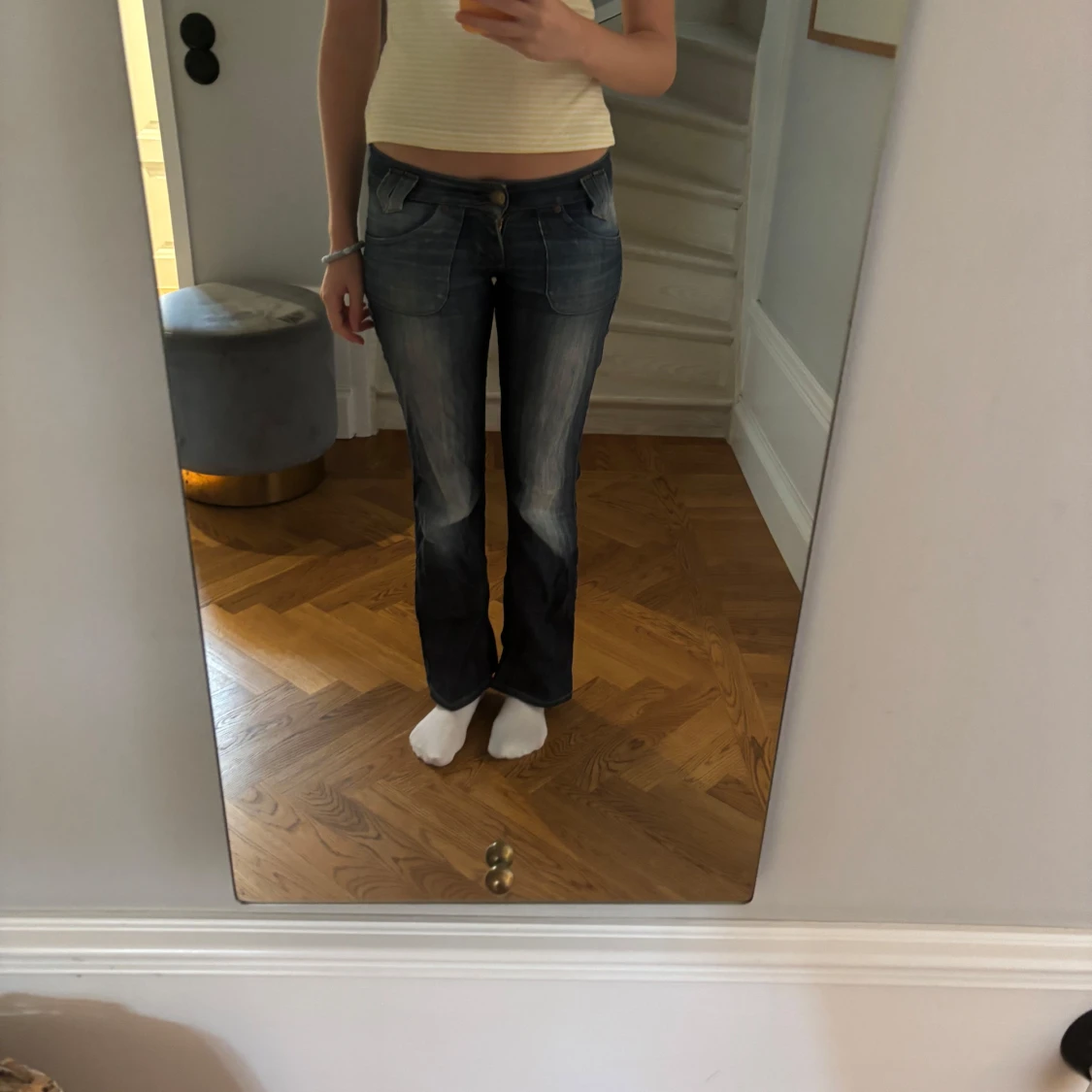 utsvängda jeans - 1