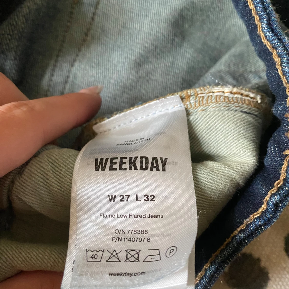 Weekday Flame Low Flared Jeans blå tvättade - 3