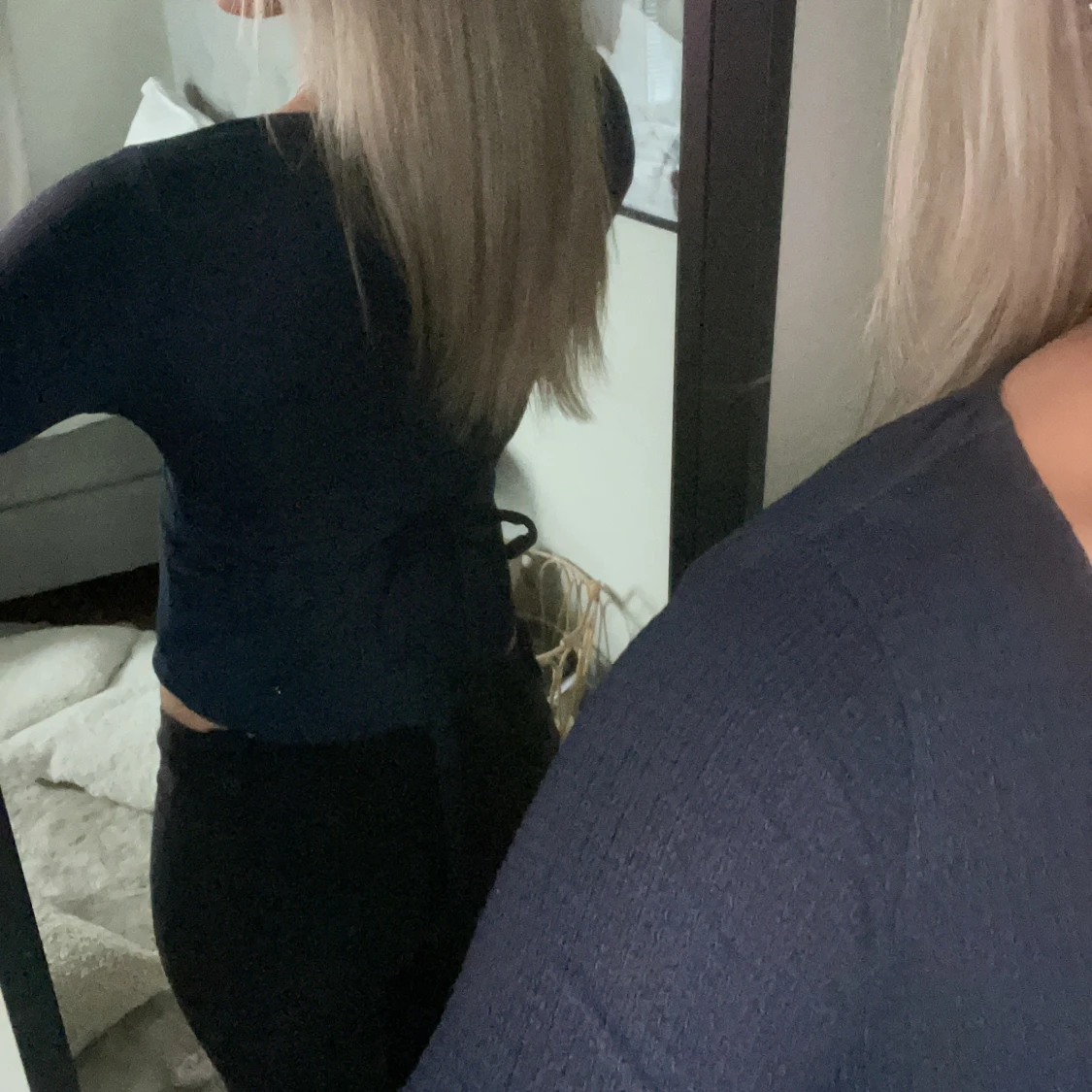 Mörkblå omlottopp från Nelly XS - 2