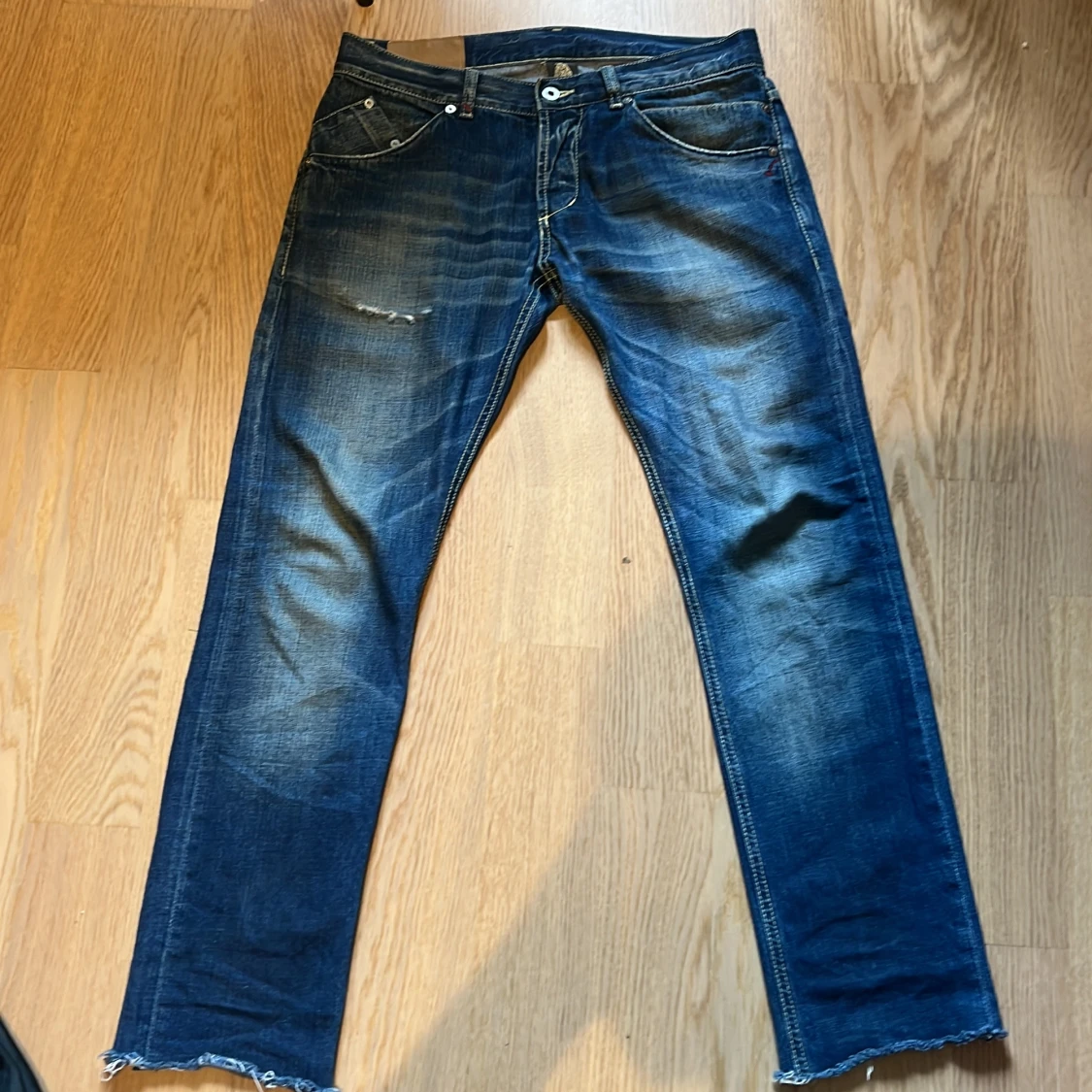 Mörkblå jeans från Dondup