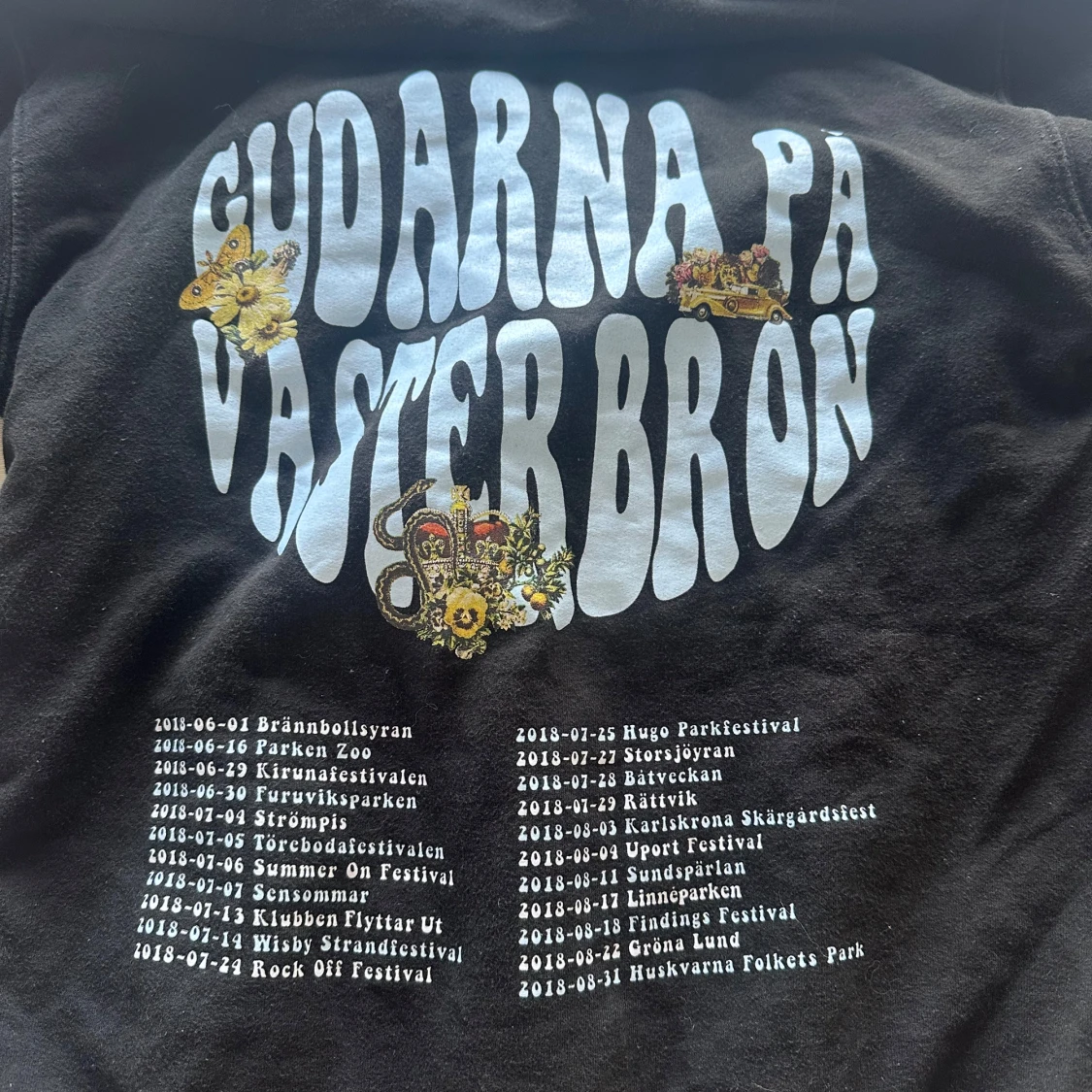 Svart Gudarnas Hoodie Västerbron - 1