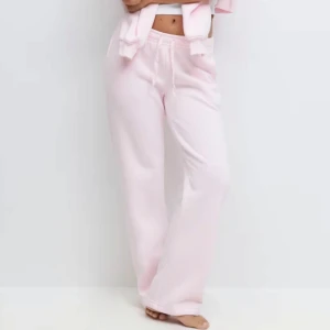 Mjukisbyxor - Så söta mjukisbyxor från Gina. Storlek S. Säljer då jag köpte en annan storlek❤️