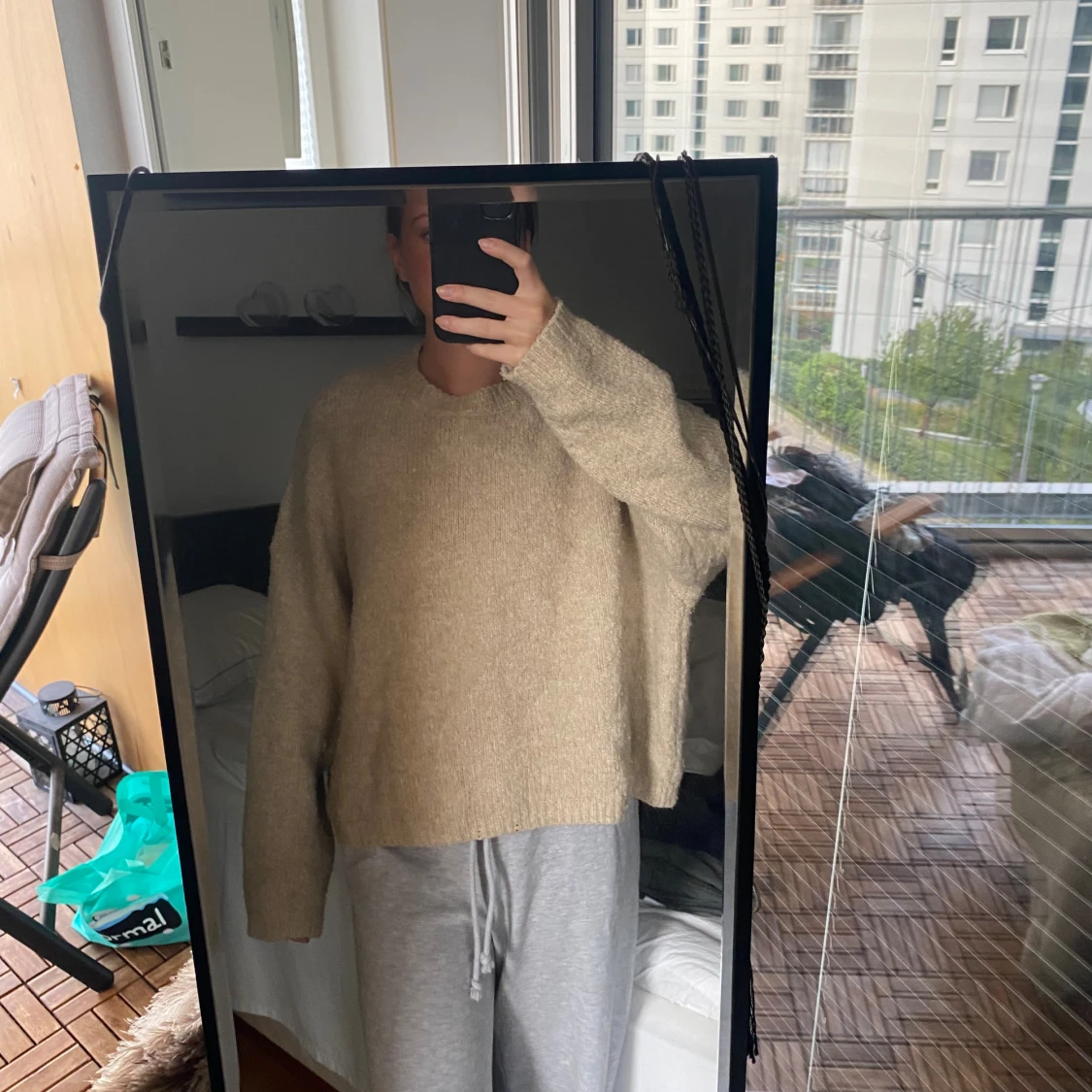 Beige stickad oversized tröja