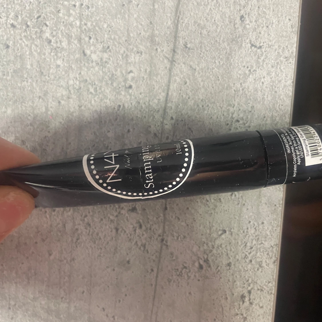 Svarta tuber med nagelgel och stamping gel - 1