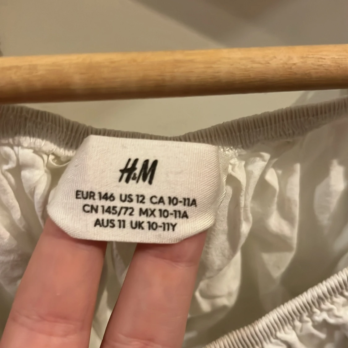 Vit puffärmad blus från H&M - 2