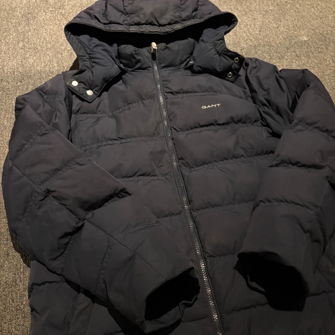 Mörkblå pufferjacka från GANT - 1
