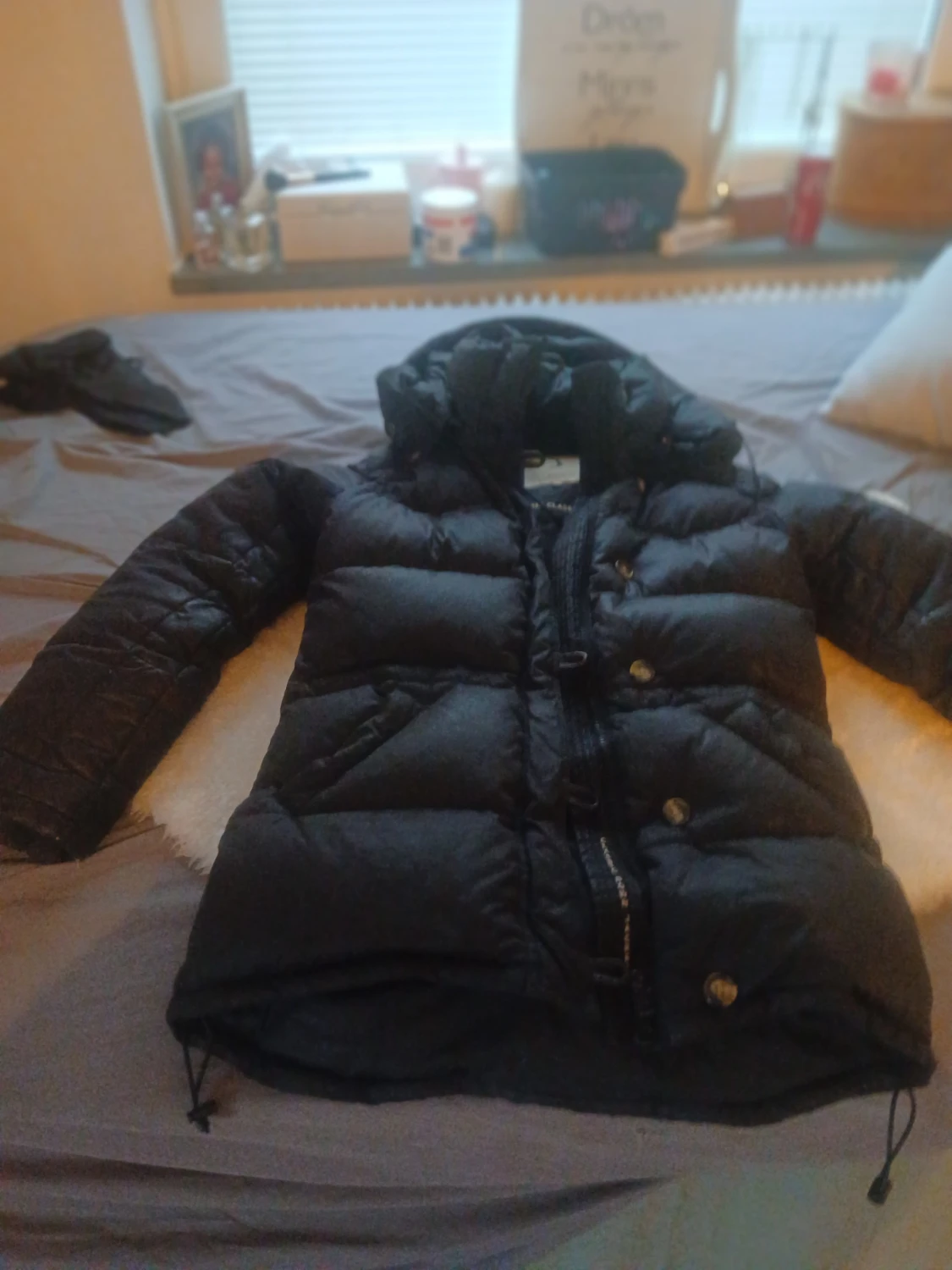 Svart dunjacka med huva från boomarang  - 2