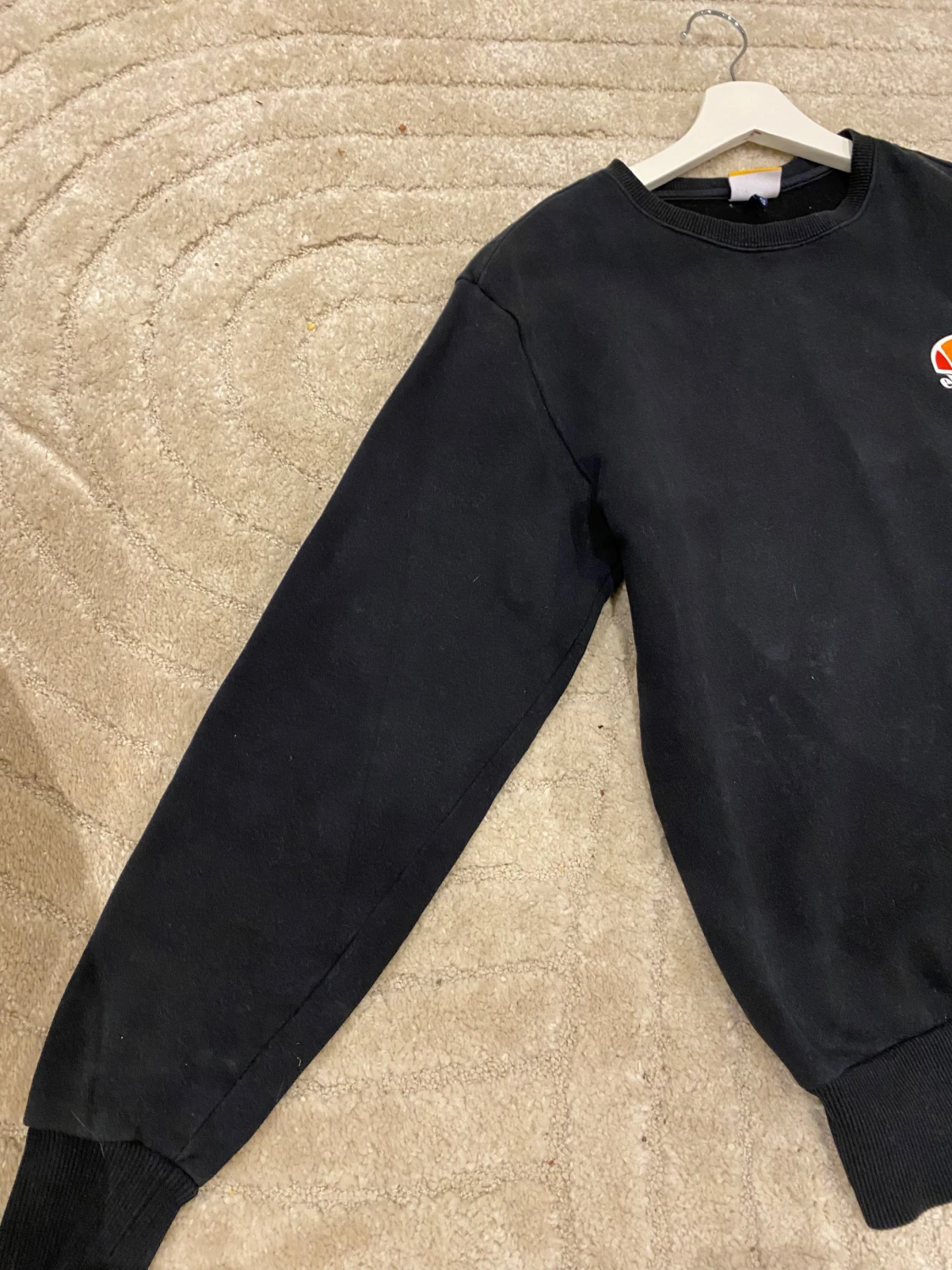 Svart sweatshirt från Ellesse - 1