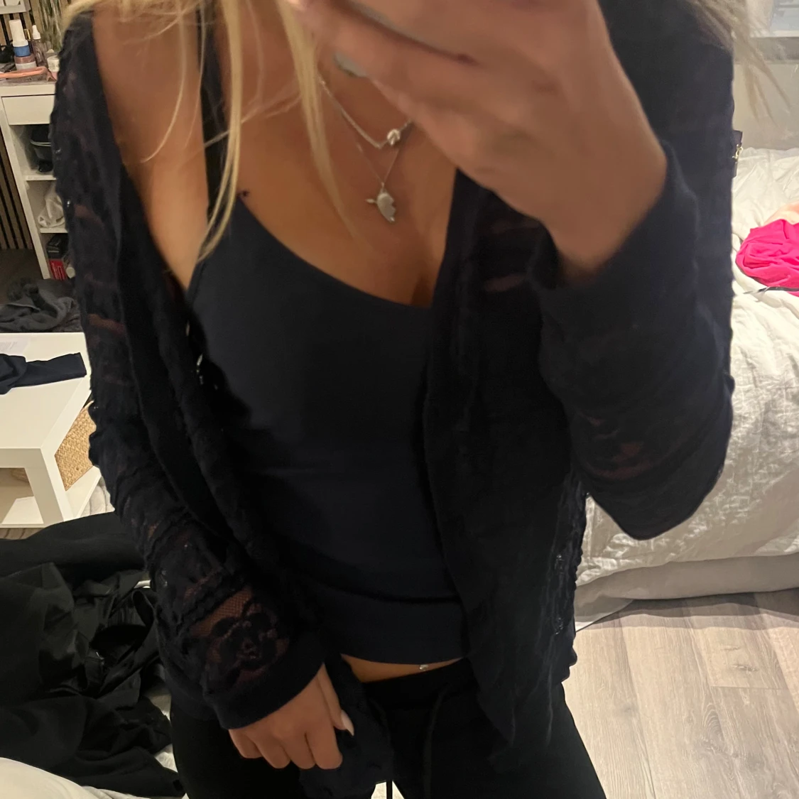 Mörkblå spets kofta