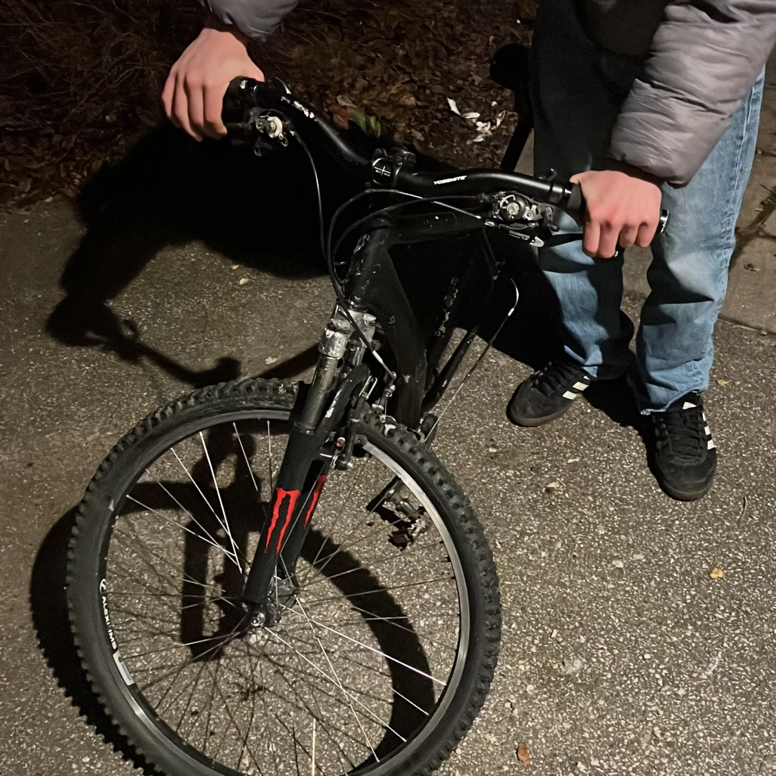 Kan ha en liten buckla då en sten flög in på ramen men annars är en prima. Först till kvarn  - 1