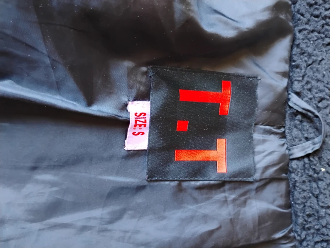 Svart jacka från T.T i S - 3