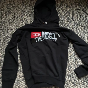 Diesel hoodie - Tvär fet diesel hoodie strl xs, saknar snören annars fläckfri, hör av dig vid funderingar! 🤩