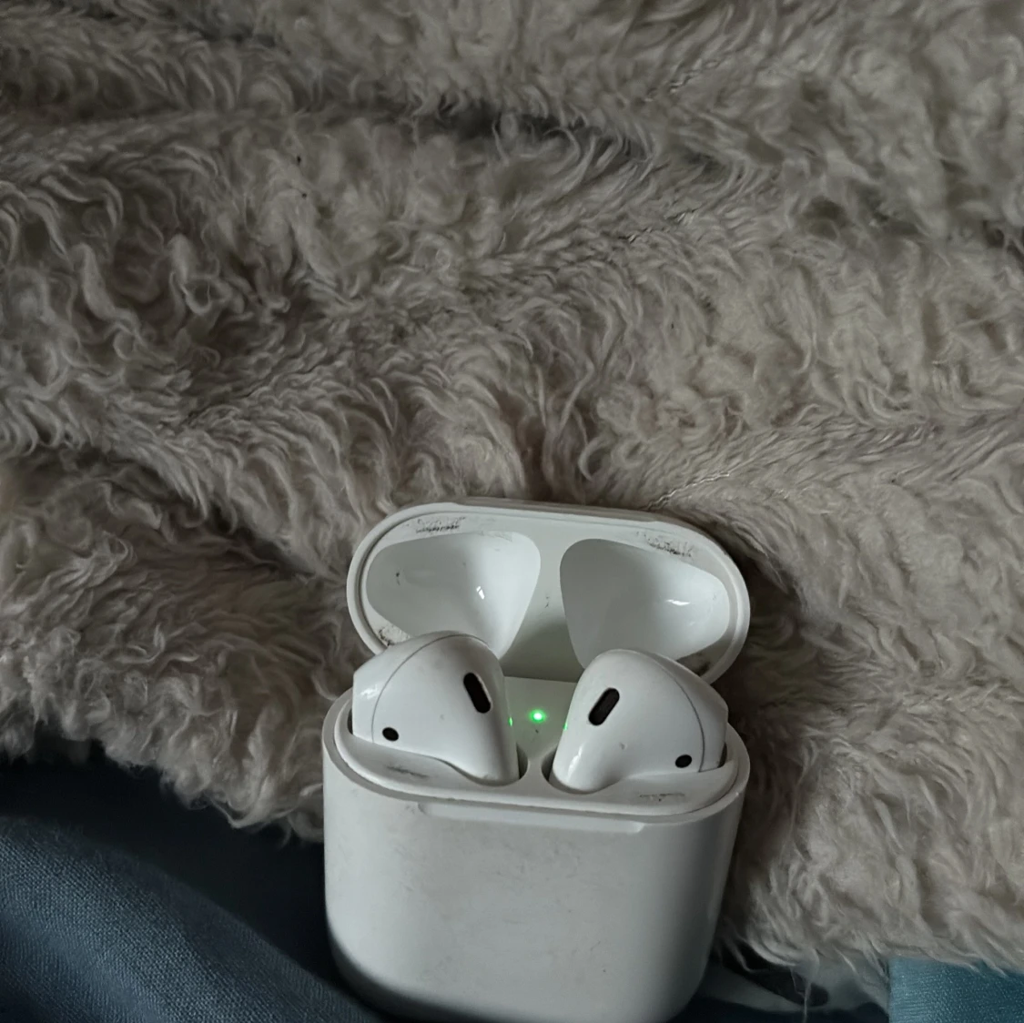 Apple AirPods 2 - 2