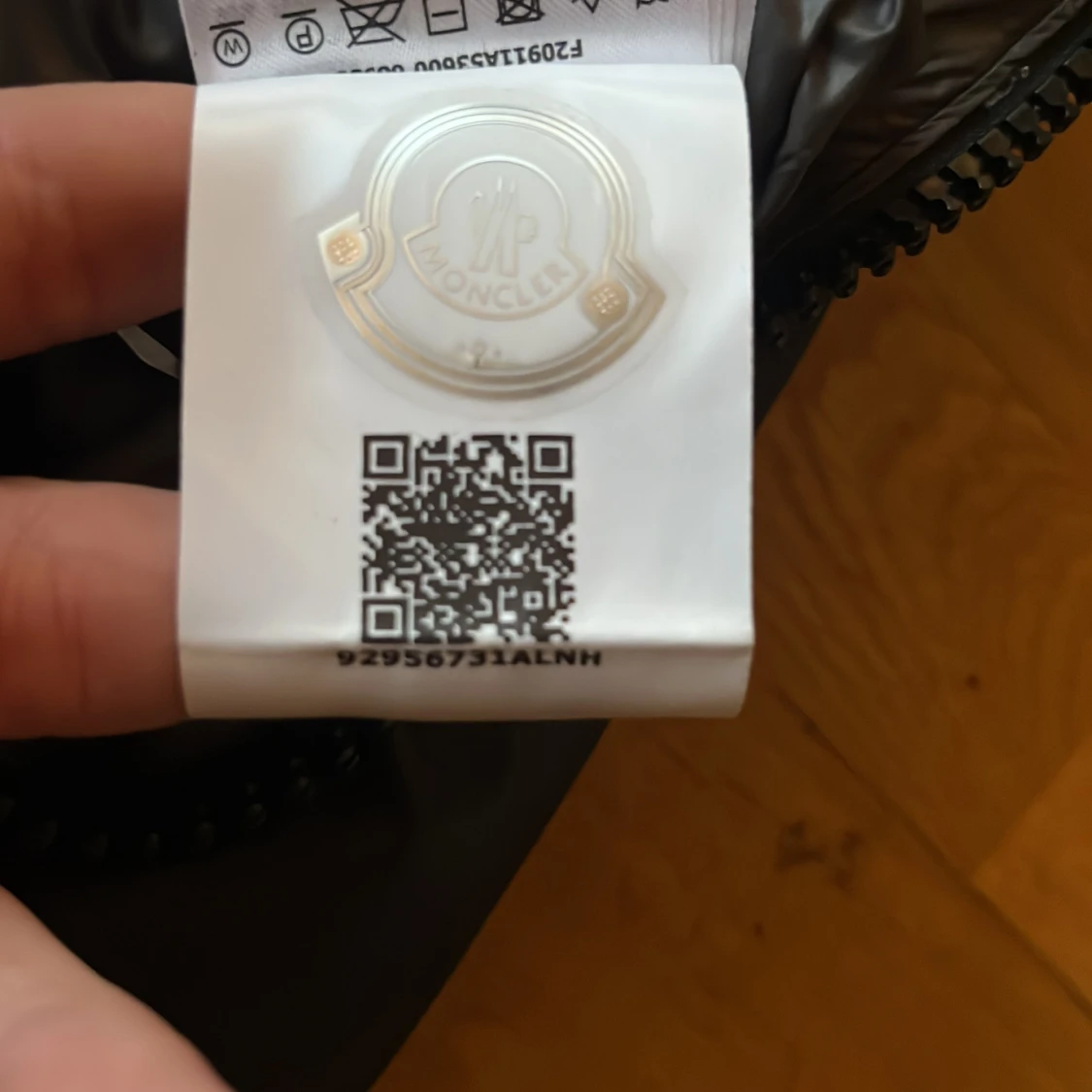 Svart pufferjacka från Moncler - 2