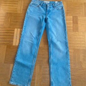 Oanvända jeans från Stay - Snygga ljusblå jeans från Stay