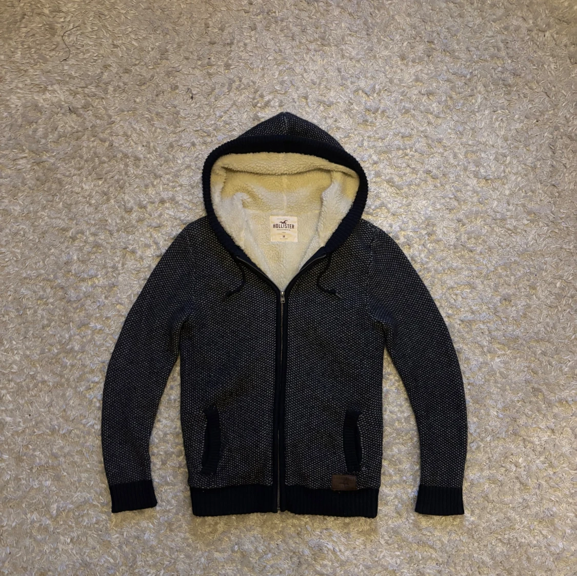 Stickad fodrad zip hoodie/kofta från Hollister