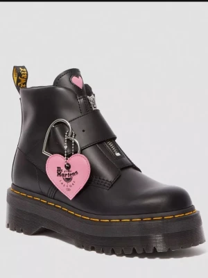 Dr Martens x Lazy Oaf buckle boots - Helt nya och oanvända boots från Lazy Oaf kollaborativ. Går ej att få tag på längre! Limited edition.