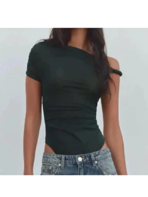 Body zara  - Snygg eftertraktad body från Zara, aldrig använd