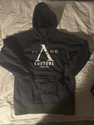 Slalom jacka (SLADE) - Köpte för ett år sedan och har knappt använt den eftersom jag slutat åka slalom