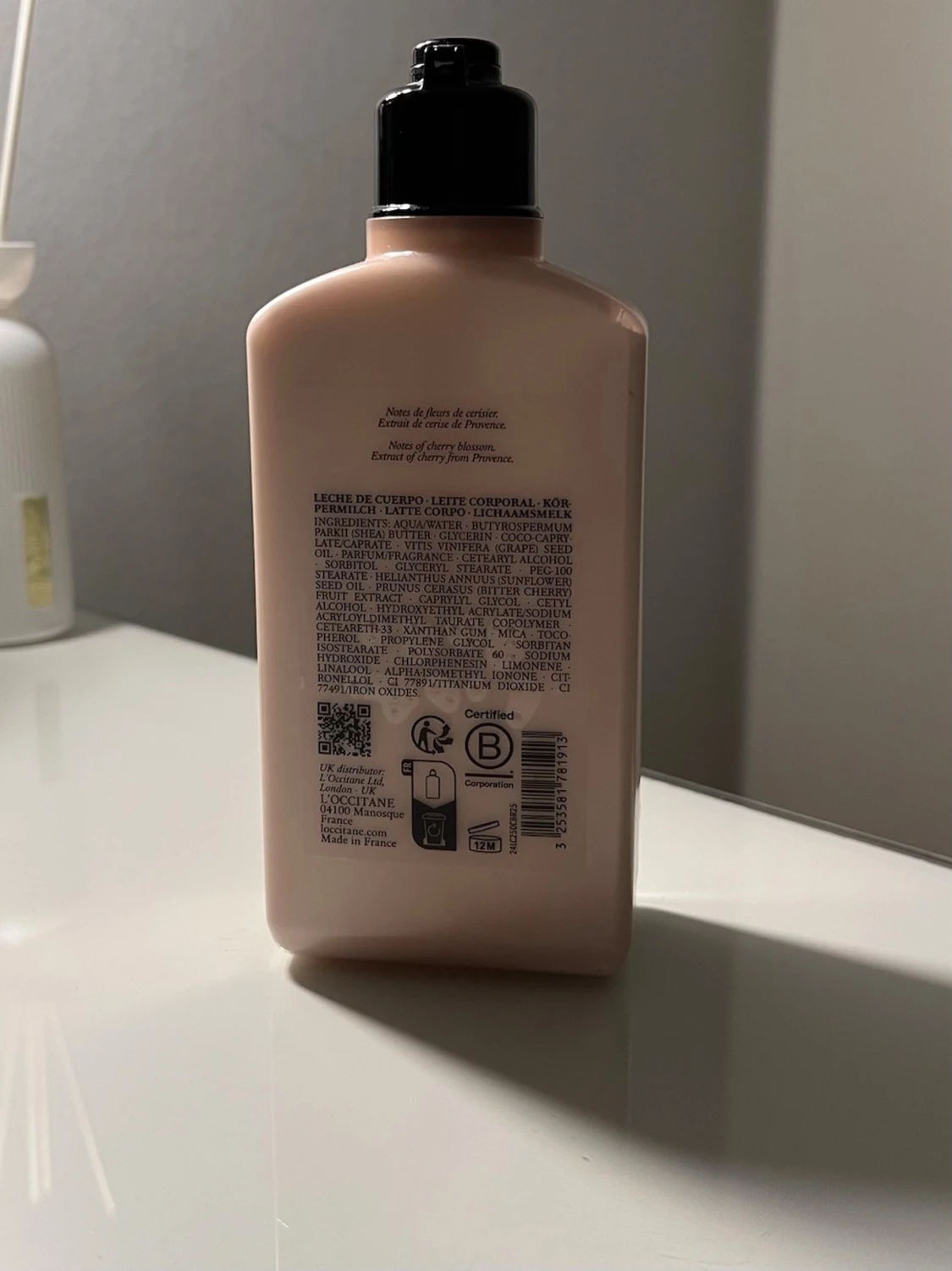 L'Occitane Fleurs de Cerisier Body Lotion - 1
