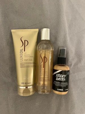 Lush Sticky Dates, Wella SP - Wella SP Luxe Oil Keratin Conditioner, Wella SP Luxe Oil Keratin Protect Shampoo och Lush Sticky Dates balsamspray. 