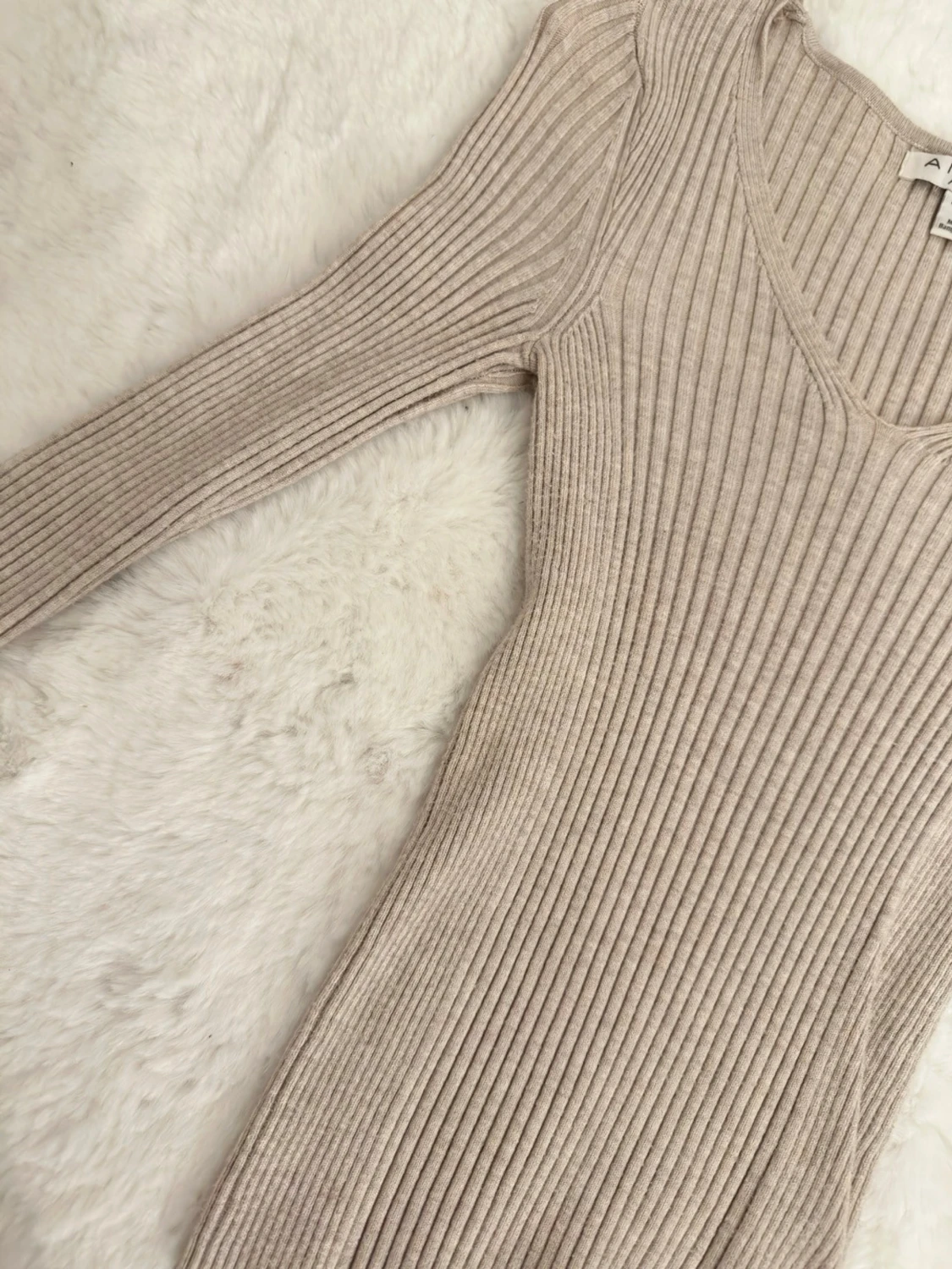 Beige ribbad tröja  - 2