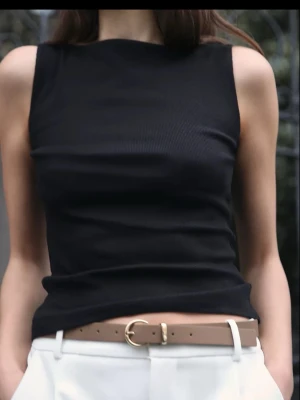 Svart topp - Svart topp från Zara i storlek s