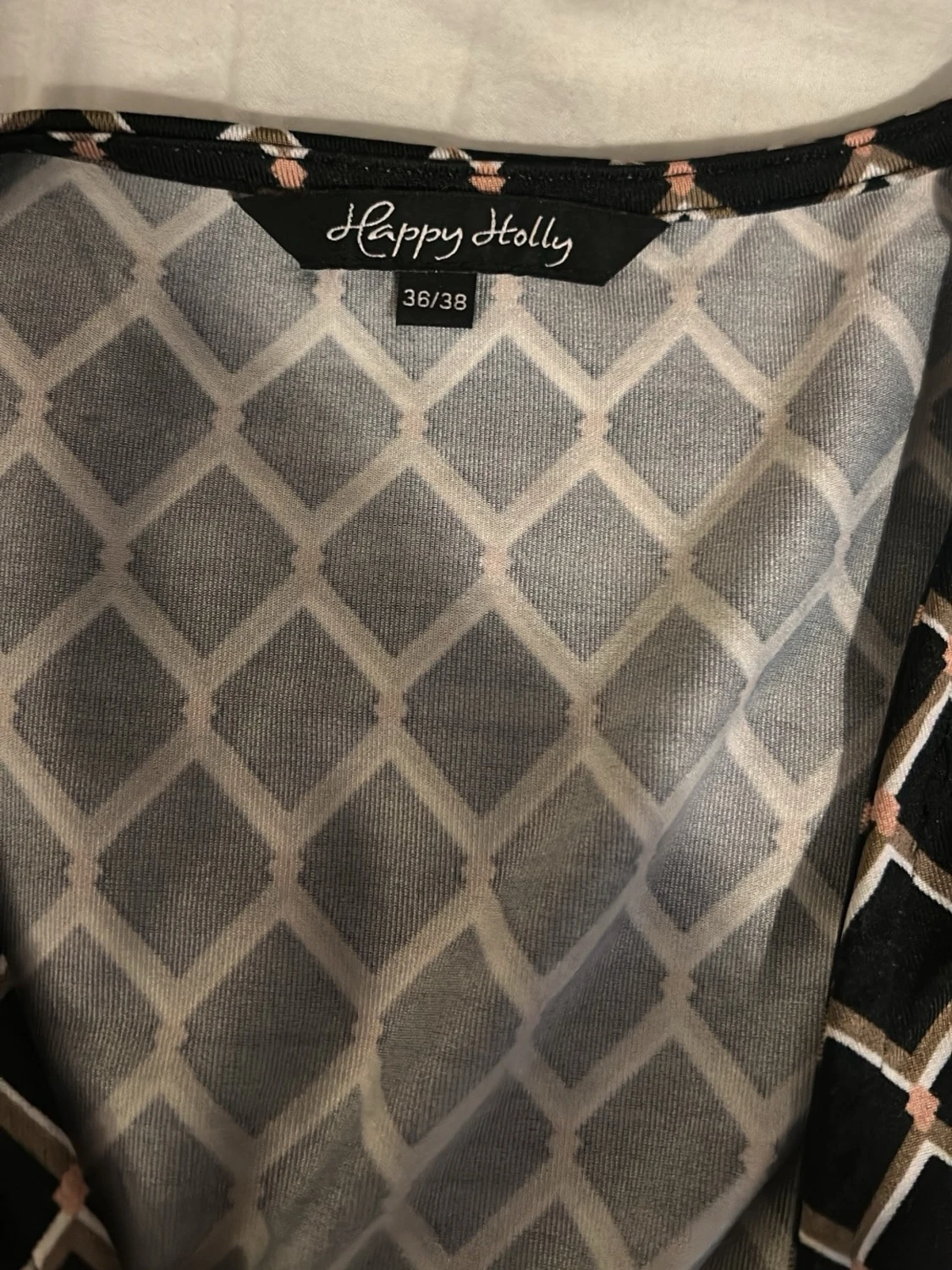 Mönstrad omlottklänning från Happy Holly - 2