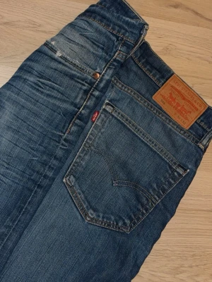 Levis 508 Vintage Jeans - Säljer dessa vintage jeans. Levis 508, Rätt straight passform. Storlek 31/32. Sjukt snygg tvätt och slitningar.