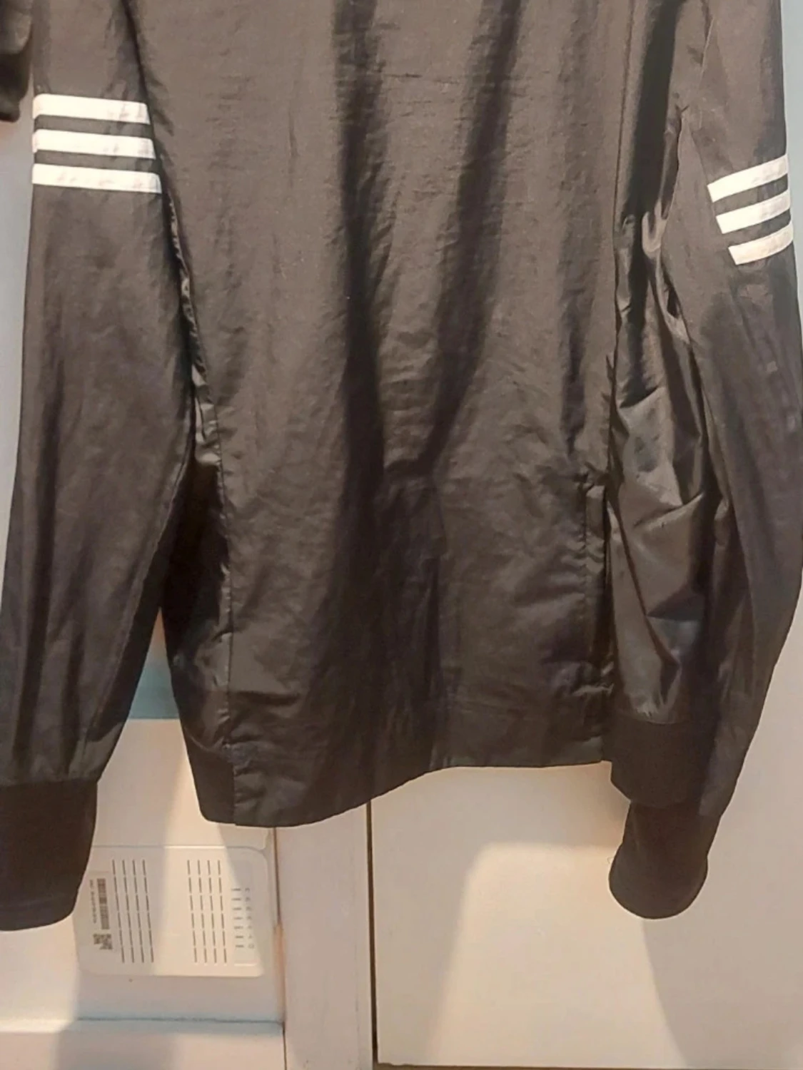 Svart vindjacka från Adidas Respons - 2