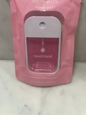 Touchland mist - Touchland mist. Köpt i USA i somras. Ny och oanvänd.