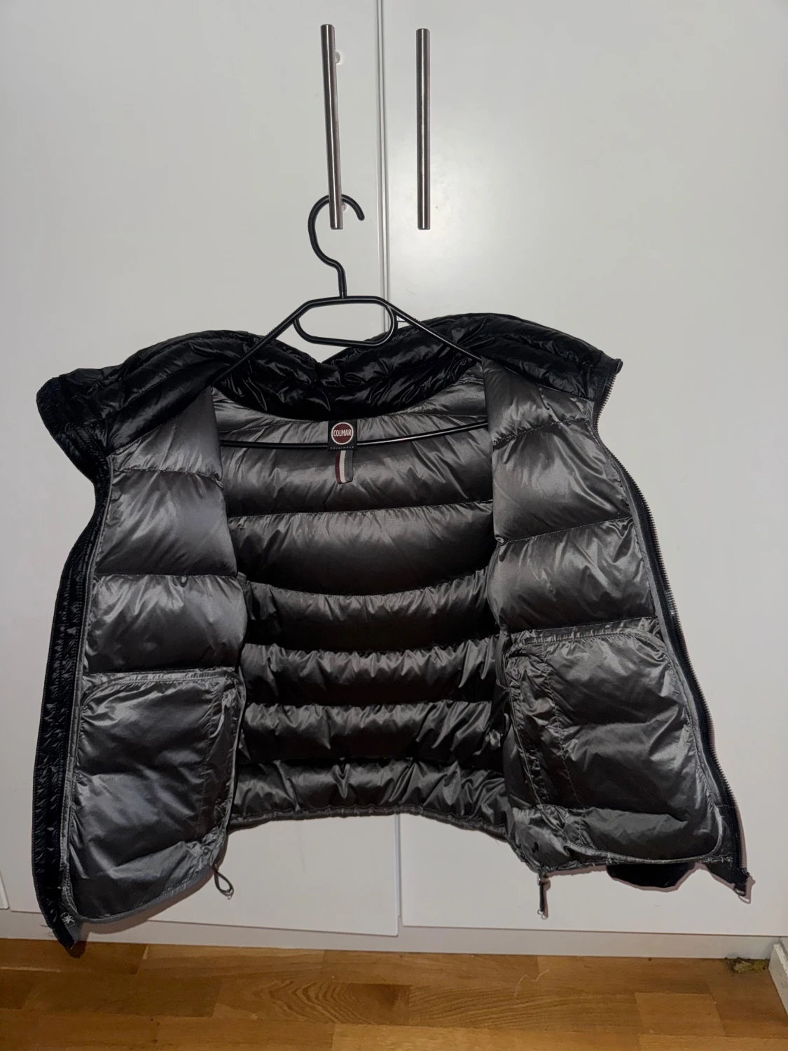 Svart dunjacka från Colmar med huva - 3