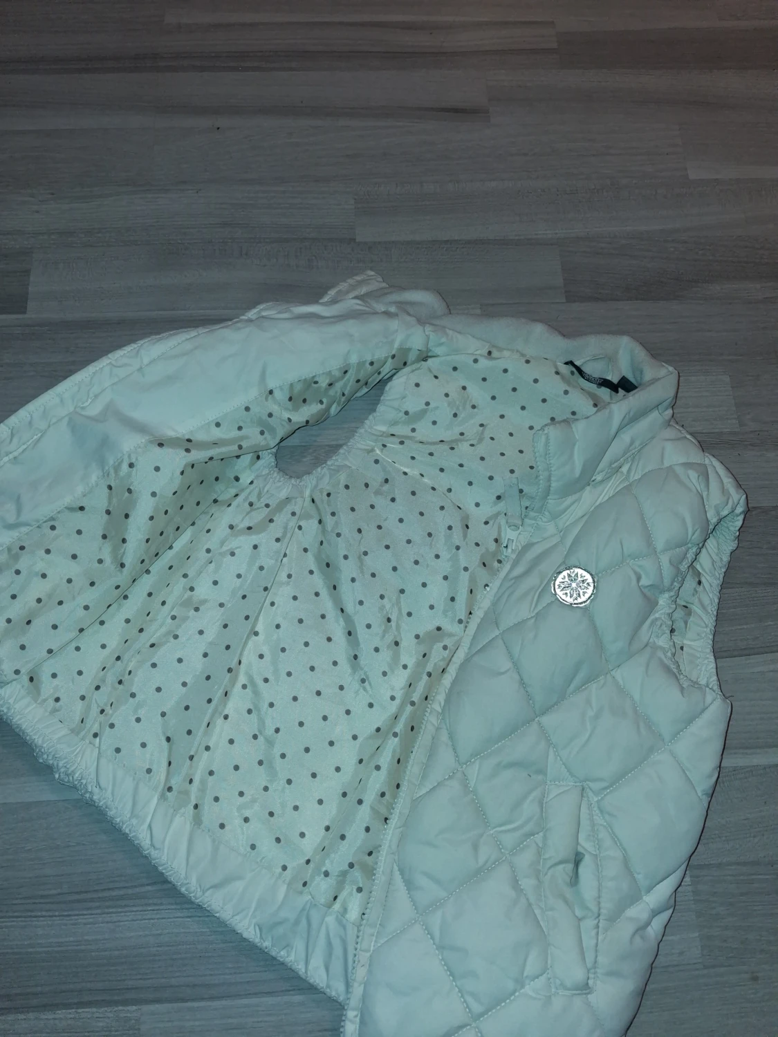 Vit quiltad dunväst från Lindex - 2