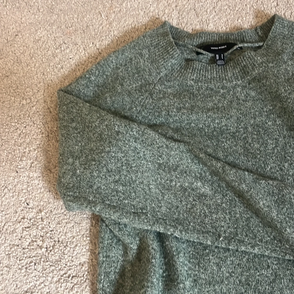 Grön stickad tröja - 2