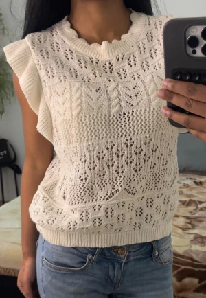 Stickad topp - Trendig stickad topp från only som jag säljer pga den ej kommer till användning 