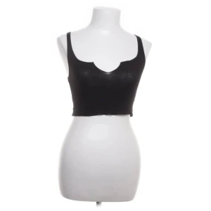 y2k crop top  - topp i storlek xs från intimately. använd ”köp nu”. 17/11-2025