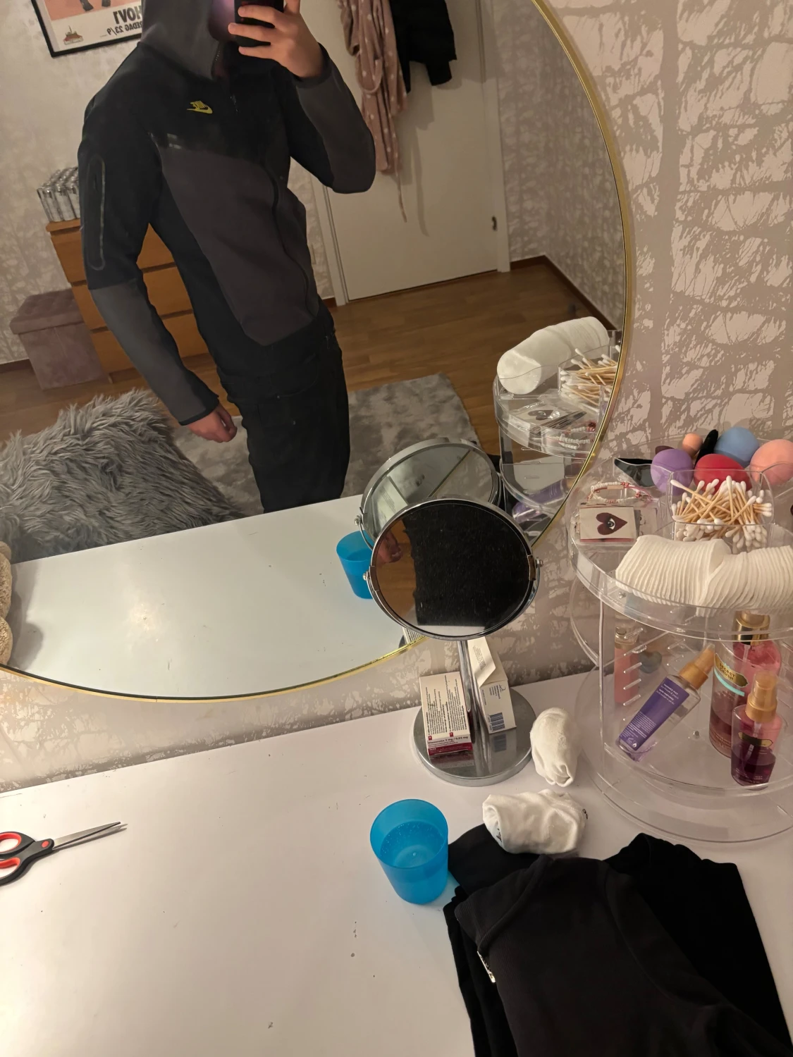  mörkgrå nike tech vindjacka med huva - 1