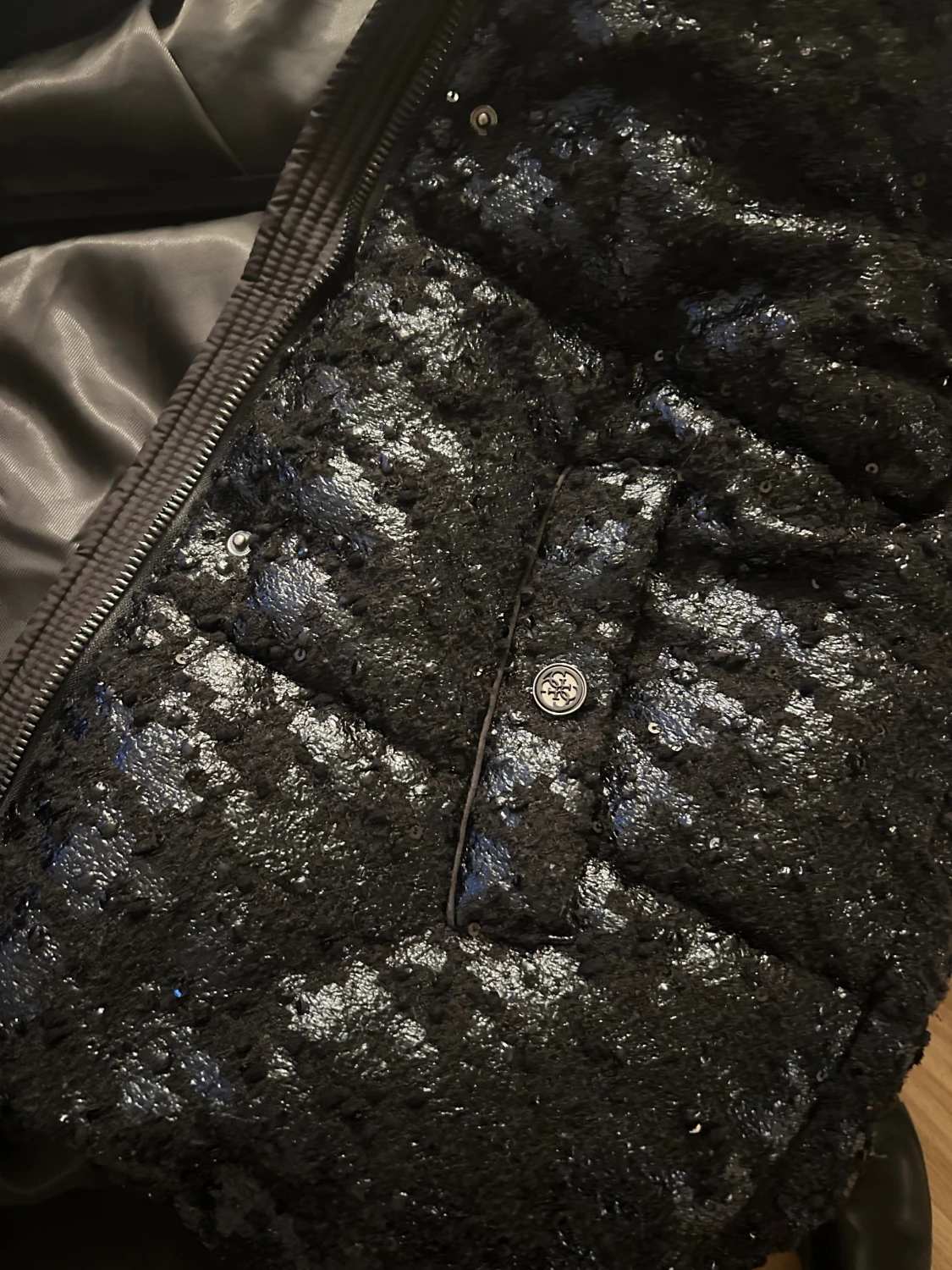 Svart teddyjacka från GUESS, storlek S - 7