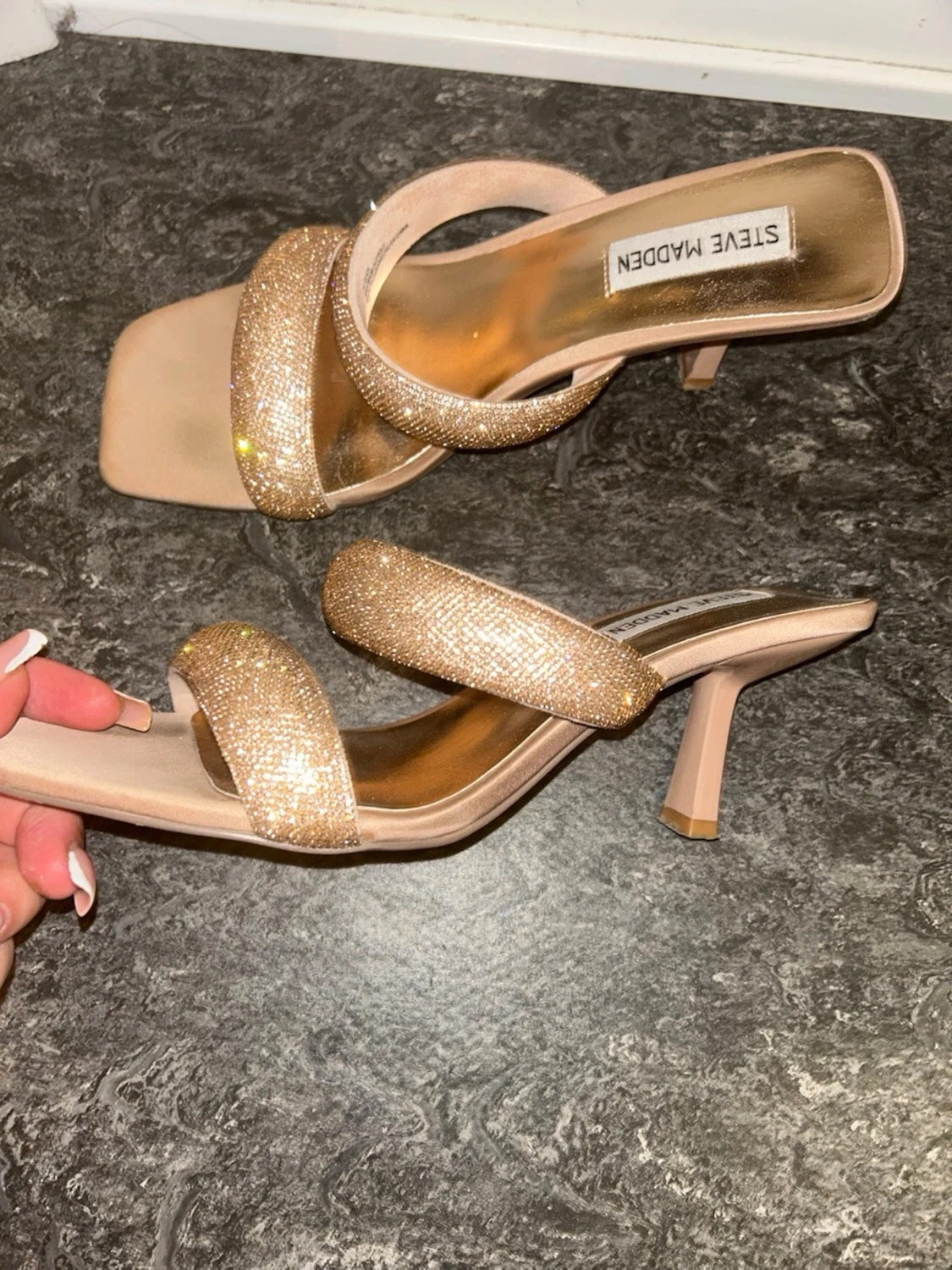 Glittriga guldiga klackar från Steve Madden - 3