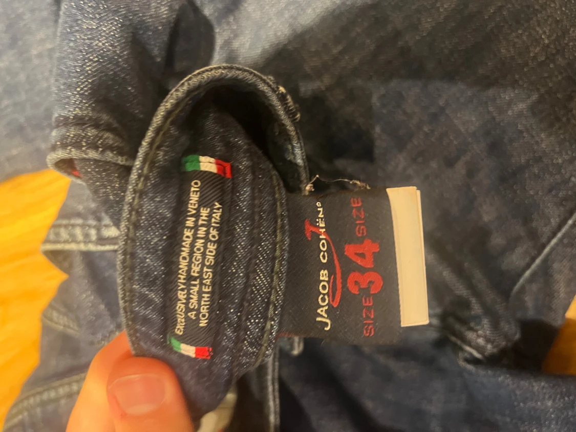 Mörkblå jeans från Jacob Cohen, stl 34 - 2