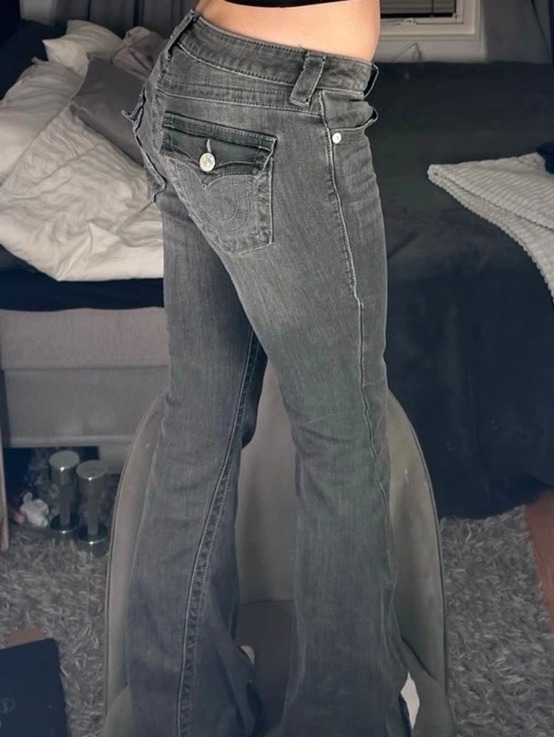 Grå bootcut jeans från True Religion - 2