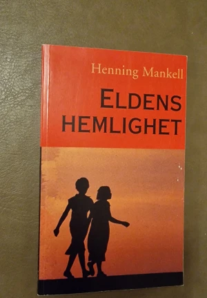 Eldens hemlighet - Förutom att omslaget är något kantstött så är den i mycket bra skick.