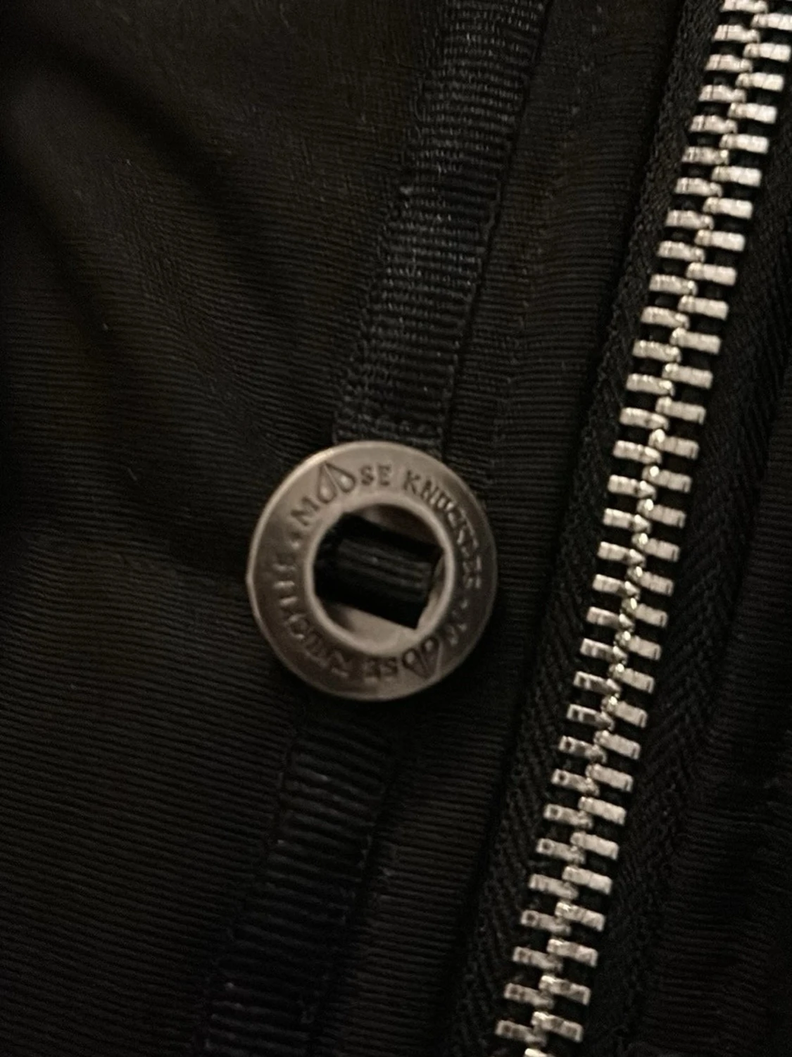 Svart Moose Knuckles dunjacka med päls - 4