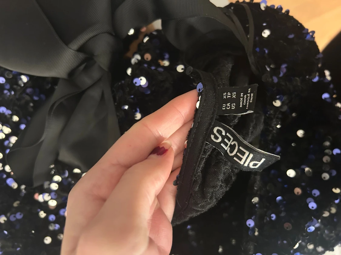 Mörkblå glittrig topp - 2