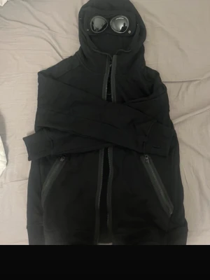 Helt ny CP kofta med etikett  - Svart cp kofta med etikett storlek M 